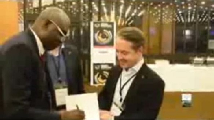 Bassin du Congo-Fonds bleu: En VRP pour le financement du fonds bleu, l’écrivain-chercheur Michel innocent PEYA a porté la voix du Congo et de son Président au Forum mondial des investissements à impact Environnemental à Londres en Angleterre