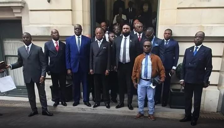 Congo-Brazzaville : Le Vice-Amiral Jean Dominique Okemba dans la mare à Paris