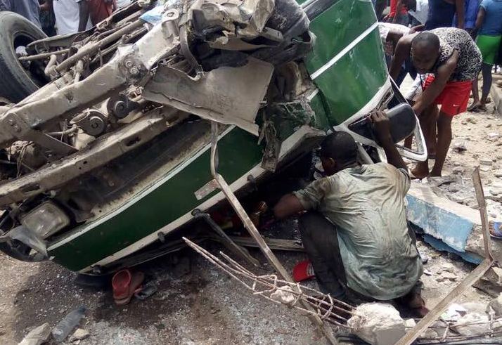 Accident à Moukondo : CHU fermé, casse tête pour les morts et les blessés [Vidéo]