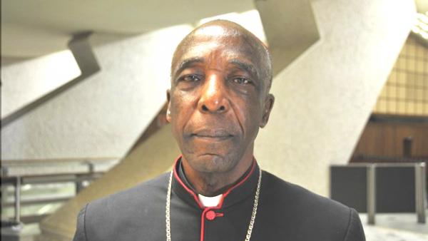 Après la démission de Monseigneur Louis Portella, qui portera le poids d’une église meurtrie et traumatisée pendant 17 ans dans le diocèse de Kinkala ?